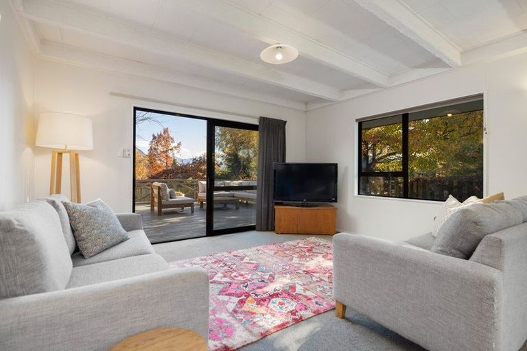 Photo of property in 144 Beacon Point Road, Wanaka, 9305