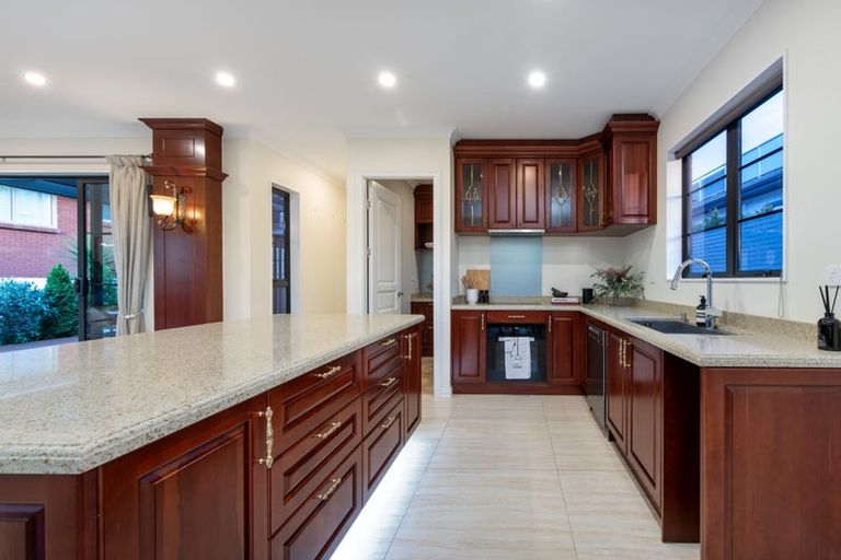 Photo of property in 25a Rothesay Bay Road, Rothesay Bay, Auckland, 0630