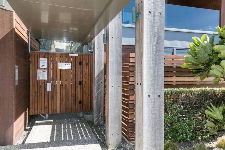 Photo of property in Patent 326 Apartments, 326 Evans Bay Parade, Hataitai, Wellington, 6021