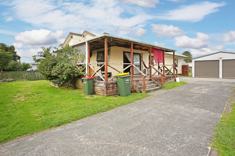 Photo of property in 17 Pukeroa Place, Papakura, 2110