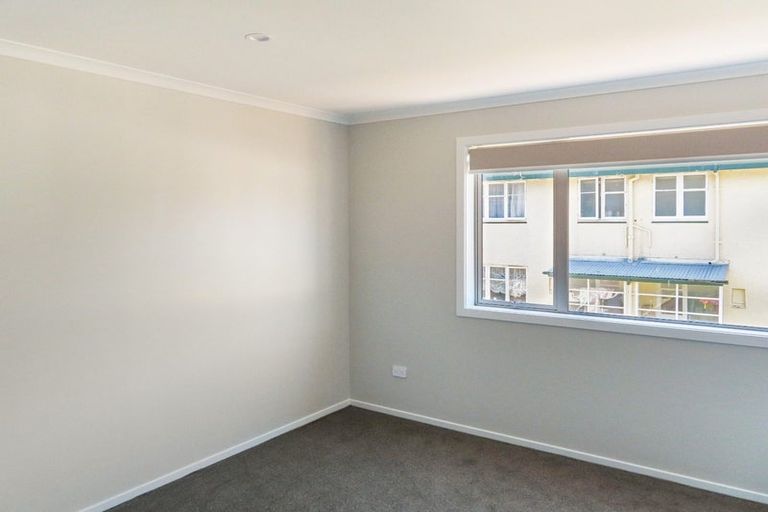 Photo of property in 5 John Reynolds Square, Hutt Central, Lower Hutt, 5010