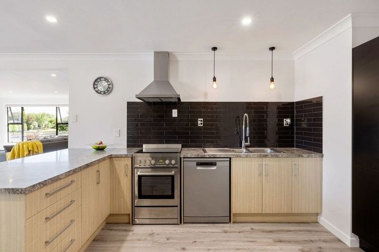 Photo of property in 9 Shadbolt Drive, Leamington, Cambridge, 3432