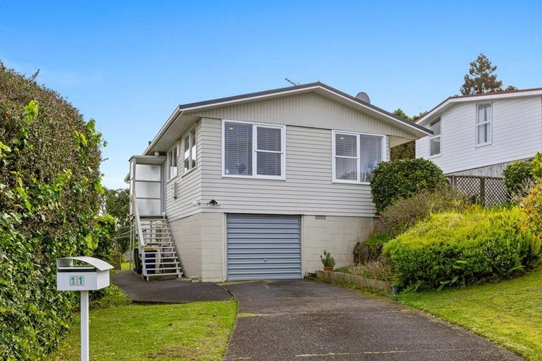 Photo of property in 11 Barker Rise, Northcross, Auckland, 0632
