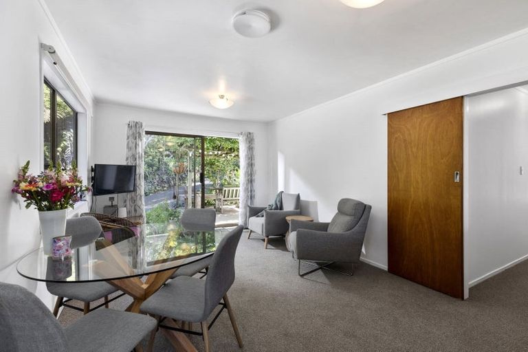 Photo of property in 9 Geoffrey Road, Torbay, Auckland, 0630