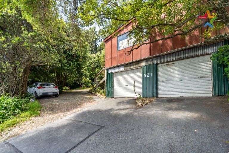 Photo of property in 321 Marine Drive, York Bay, Lower Hutt, 5013