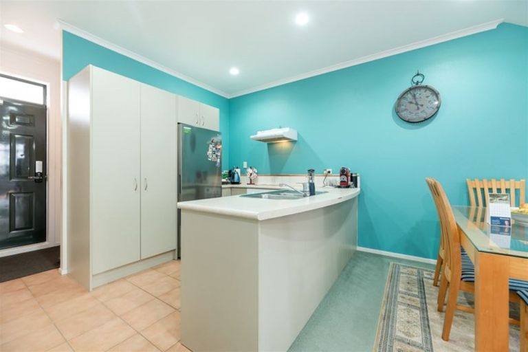 Photo of property in Tuscany Towers, 58/1 Ambrico Place, New Lynn, Auckland, 0600