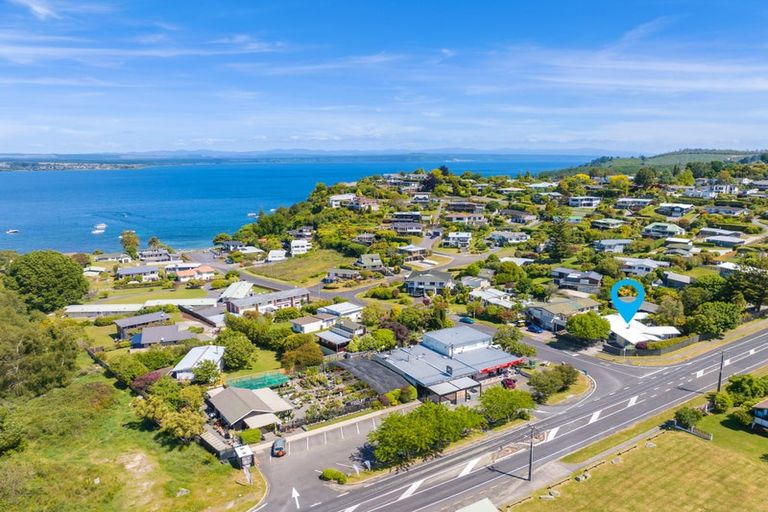 Photo of property in 2 Alberta Street, Acacia Bay, Taupo, 3330