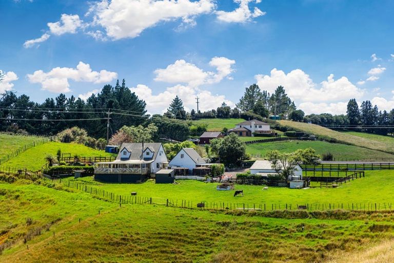 Photo of property in 613 Paparata Road, Bombay, 2675