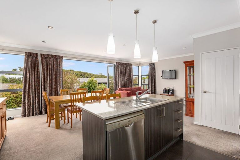 Photo of property in 114 Navigation Drive, Whitby, Porirua, 5024