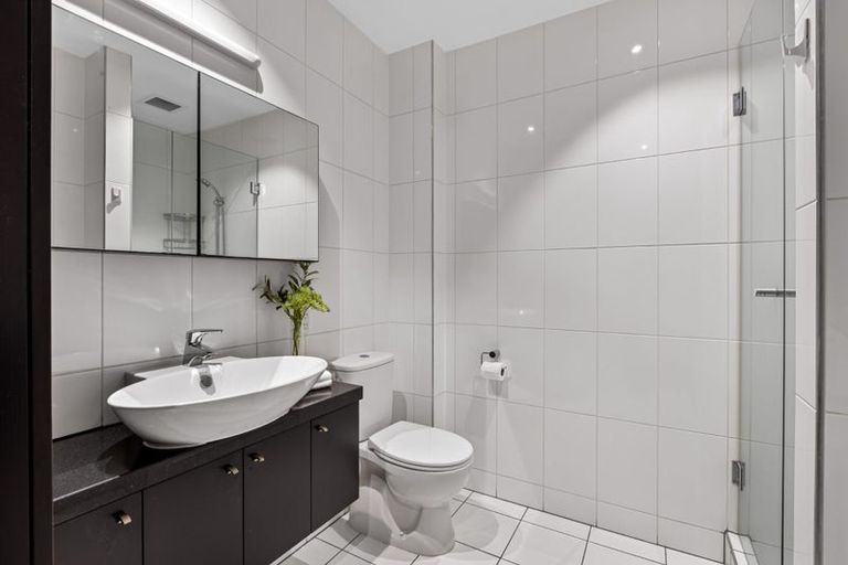 Photo of property in Ocean Breeze Apts, 2107/87 Clyde Road, Browns Bay, Auckland, 0630