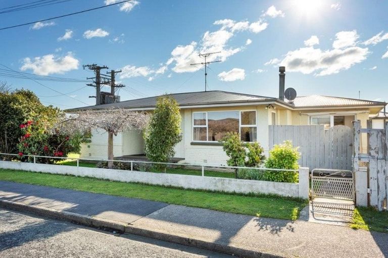 Photo of property in 1 Melville Street, Mosgiel, 9024