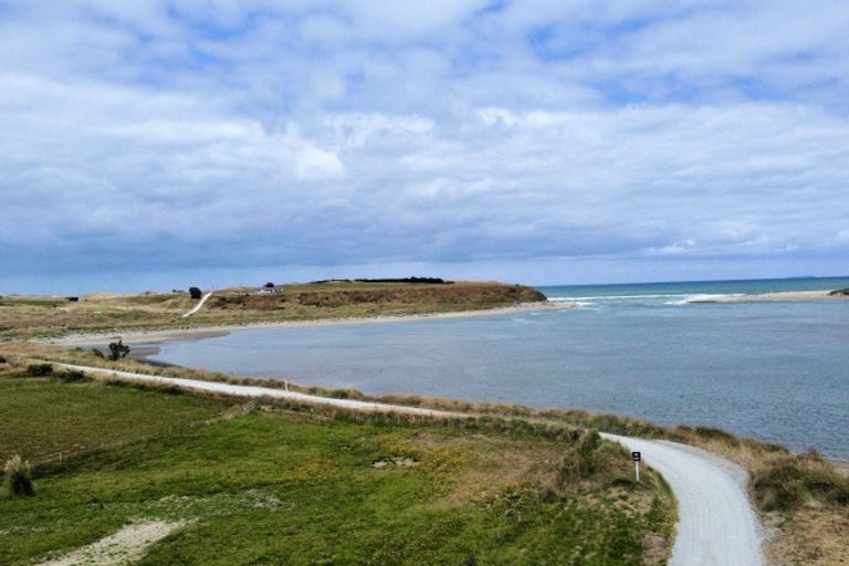 Photo of property in 1 Boat Harbour Road, Fortrose, Tokanui, 9875