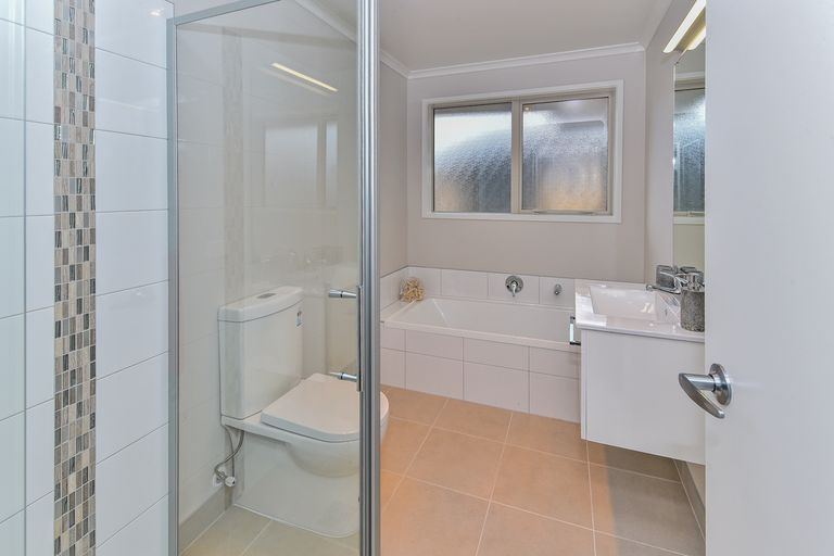 Photo of property in 14 Lisle Farm Drive, Pukekohe, 2120