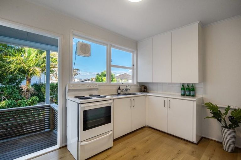 Photo of property in 2/13-15 Campbell Road, Takapuna, Auckland, 0622