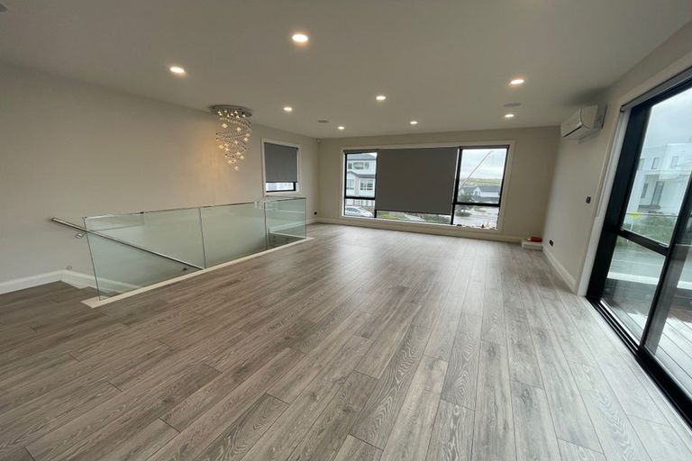 Photo of property in 8 Cavalli Road, Long Bay, Auckland, 0630
