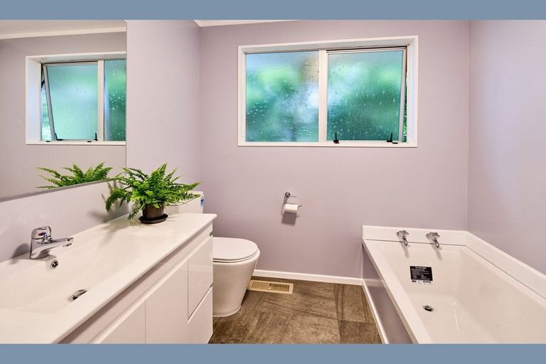 Photo of property in 44 Westhaven Drive, Tawa, Wellington, 5028