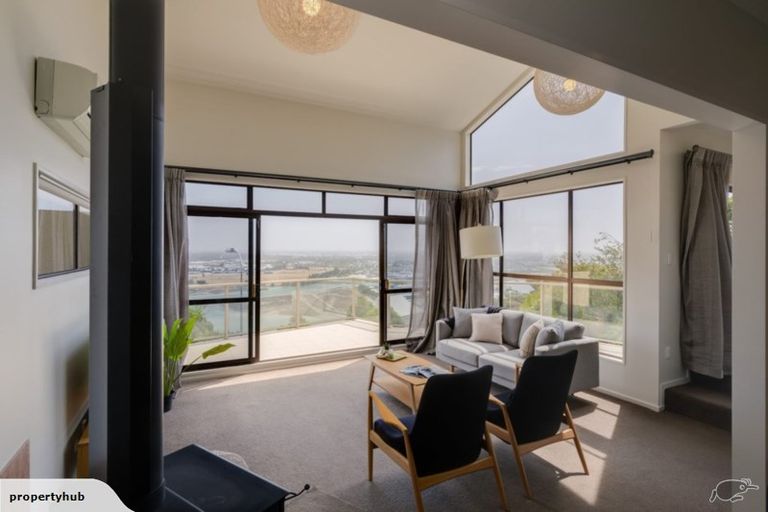 Photo of property in 95 Cannon Hill Crescent, Mount Pleasant, Christchurch, 8081