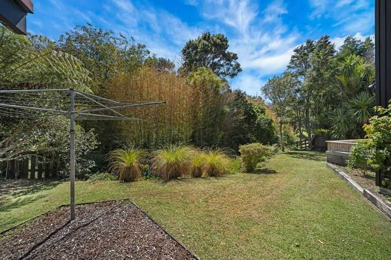 Photo of property in 883 Swanson Road, Swanson, Auckland, 0612