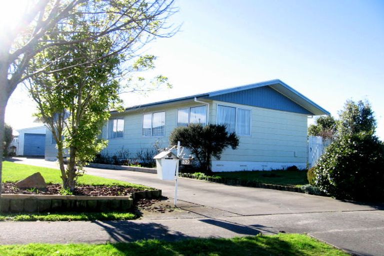 Photo of property in 32 Leander Place, Milson, Palmerston North, 4414