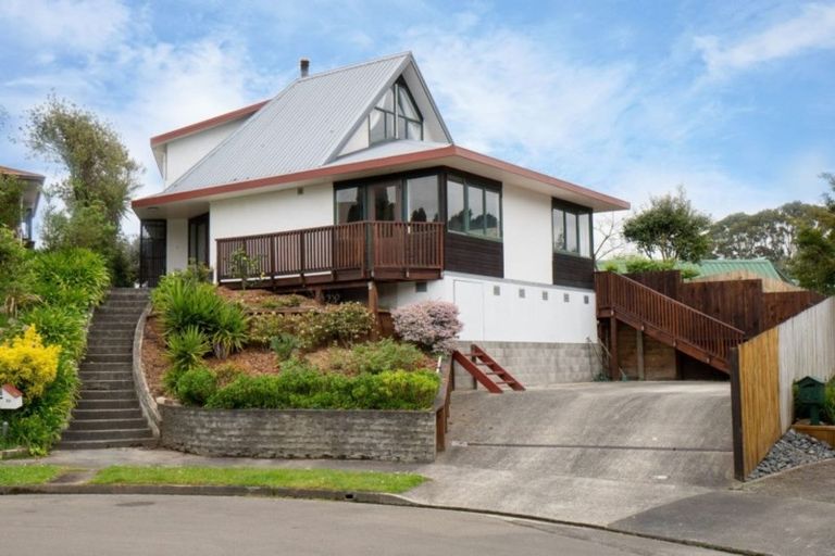 Photo of property in 39 Springdale Grove, Fitzherbert, Palmerston North, 4410