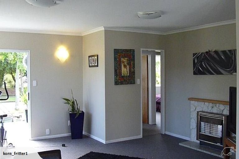 Photo of property in 18 Motuoapa Place, Kelvin Grove, Palmerston North, 4414