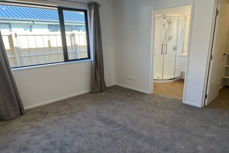 Photo of property in 21 Herridge Street, Woodend, 7691