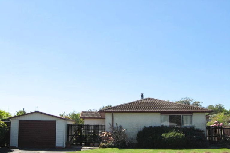 Photo of property in 7 Monteath Place, Redwood, Christchurch, 8051