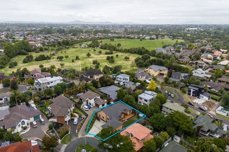 Photo of property in 8 Oakmont Place, Rototuna, Hamilton, 3210