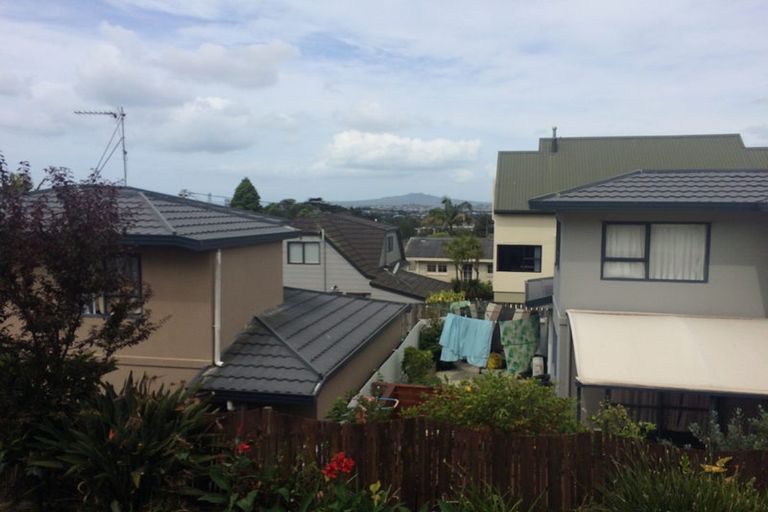 Photo of property in 10/219 Onewa Road, Birkenhead, Auckland, 0626