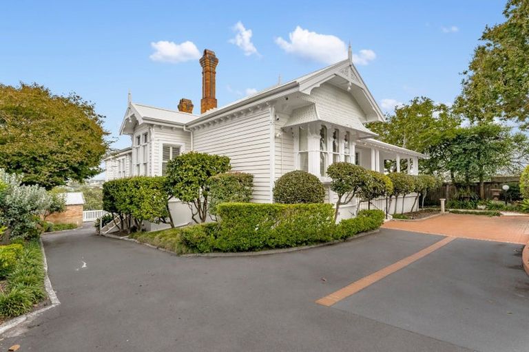Photo of property in 65 Marine Parade, Herne Bay, Auckland, 1011