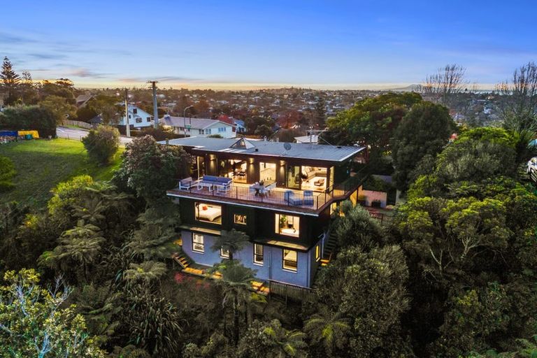 Photo of property in 175 Sandspit Road, Shelly Park, Auckland, 2014