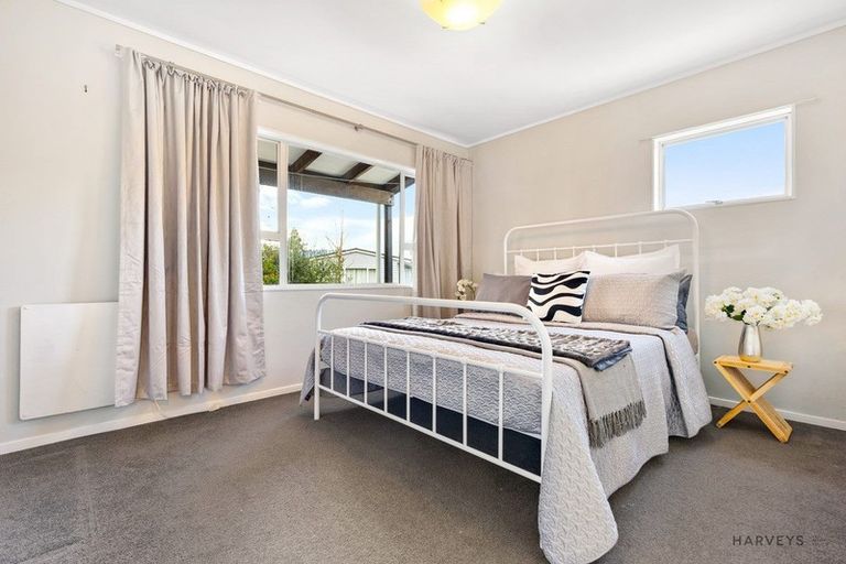 Photo of property in 2/21 Kashmir Road, Glen Eden, Auckland, 0602