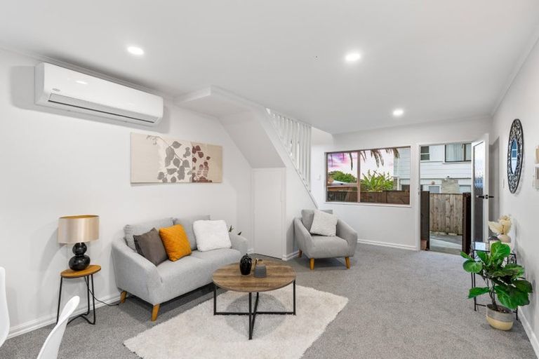 Photo of property in 4/90 Lynwood Road, New Lynn, Auckland, 0600