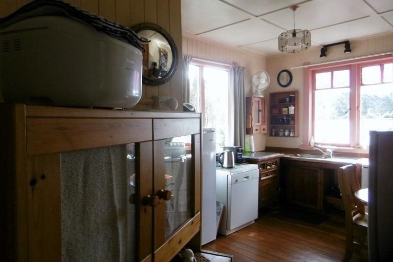 Photo of property in 2 Charles Street, Te Kamo, Whangarei, 0112