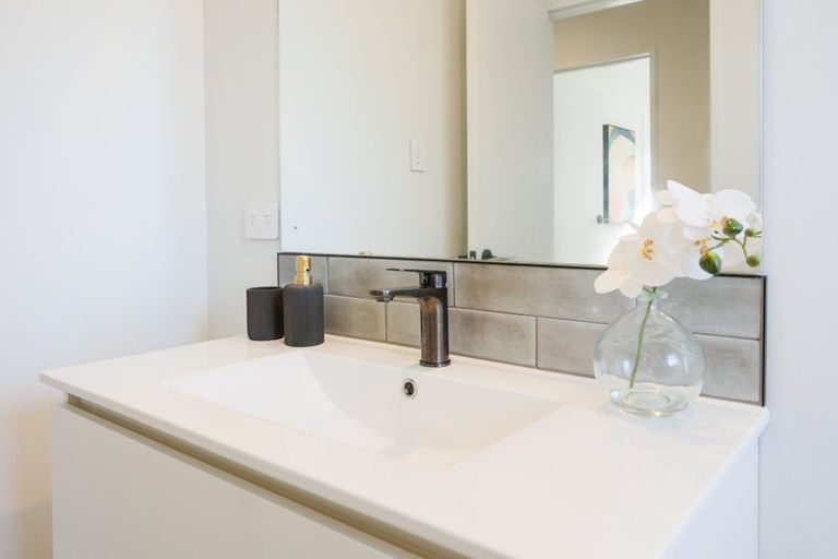 Photo of property in 9 Pinedale Parade, Milson, Palmerston North, 4414