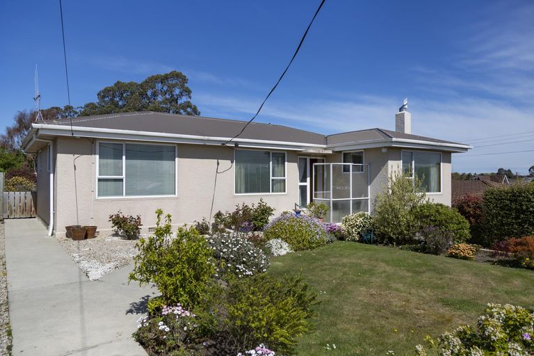 Photo of property in 19 Stuart Street, Holmes Hill, Oamaru, 9401