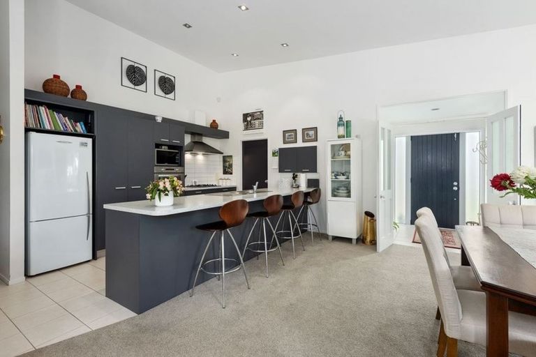 Photo of property in 4 Resolution Place, One Tree Point, 0118