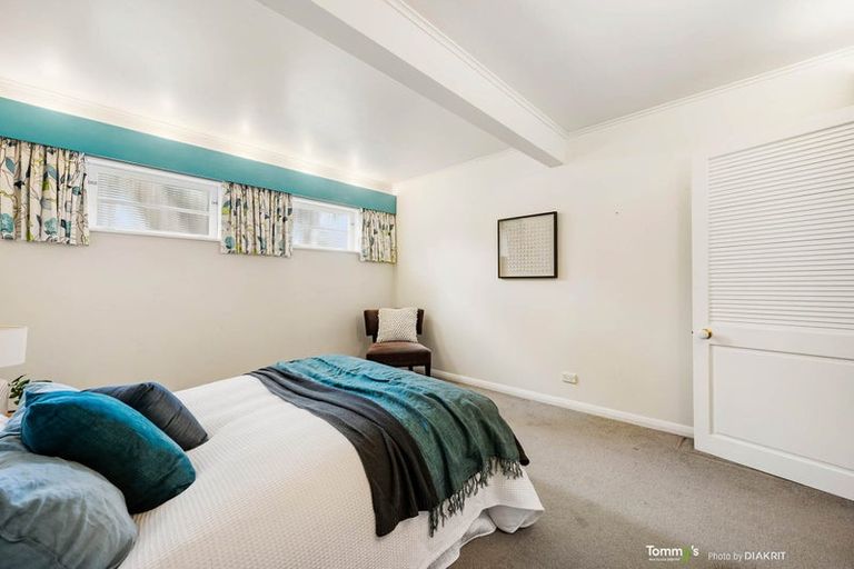 Photo of property in 1 Izard Road, Khandallah, Wellington, 6035