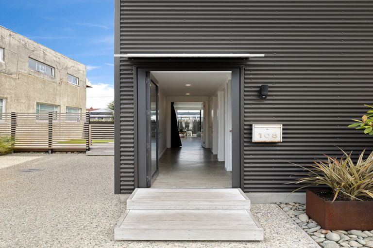 Photo of property in 108 Oxford Street, South Dunedin, Dunedin, 9012