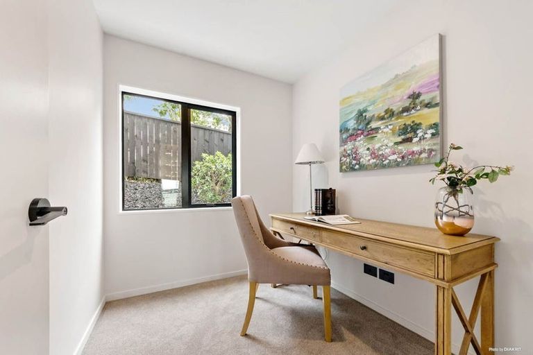 Photo of property in 10 Copperfield Terrace, Mellons Bay, Auckland, 2014