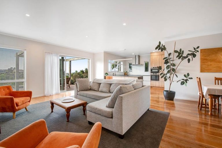 Photo of property in 51 Balboa Drive, Matakatia, Whangaparaoa, 0930
