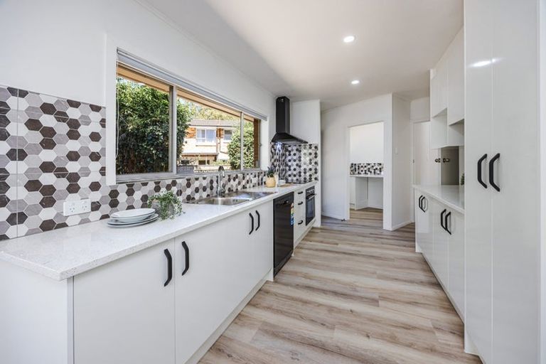 Photo of property in 3 Halcyon Place, Papatoetoe, Auckland, 2025