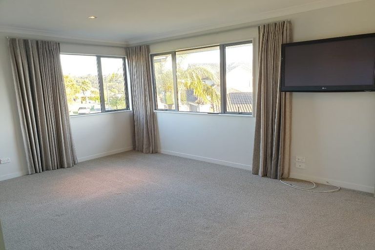Photo of property in 5 Kelmore Place, Schnapper Rock, Auckland, 0632
