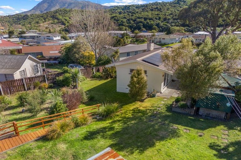 Photo of property in 83 Hampden Street, Picton, 7220