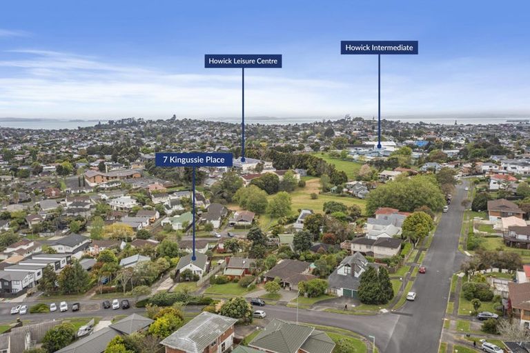 Photo of property in 7 Kingussie Place, Highland Park, Auckland, 2010