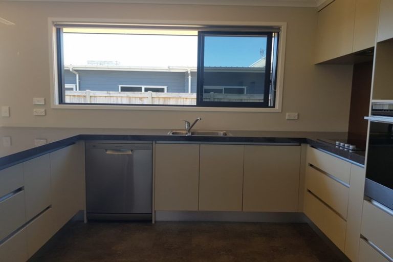 Photo of property in 18 Keene Drive, Bell Block, New Plymouth, 4312