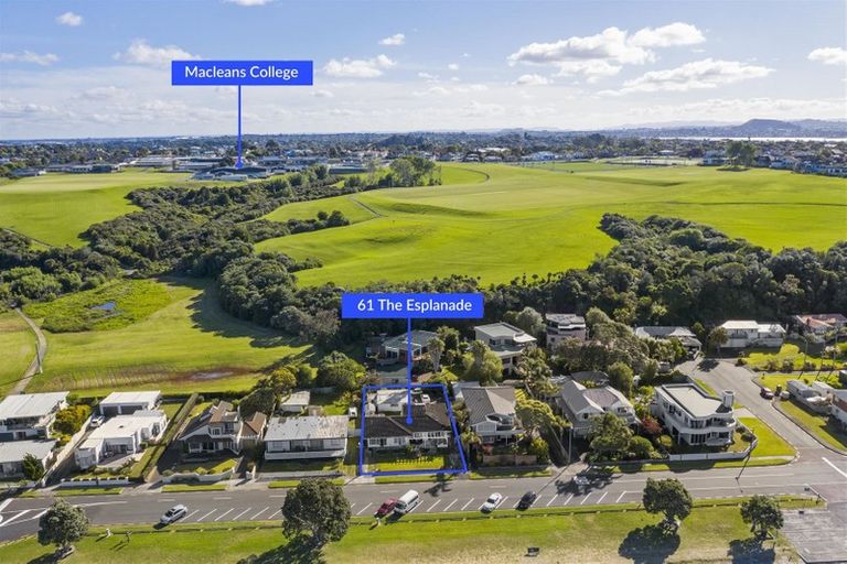 Photo of property in 61 The Esplanade, Eastern Beach, Auckland, 2012