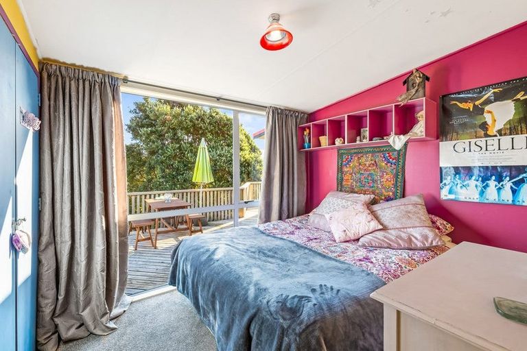 Photo of property in 16 Frances Street, Waikanae Beach, Waikanae, 5036