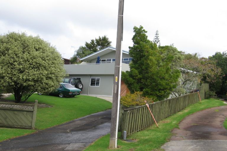 Photo of property in 5 Tui Vale Road, Shelly Park, Auckland, 2014