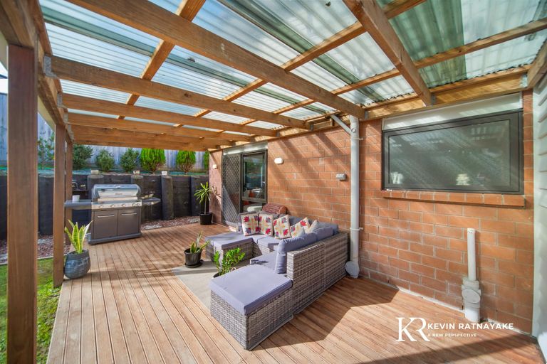 Photo of property in 5 Kereru Rise, Papakura, 2110